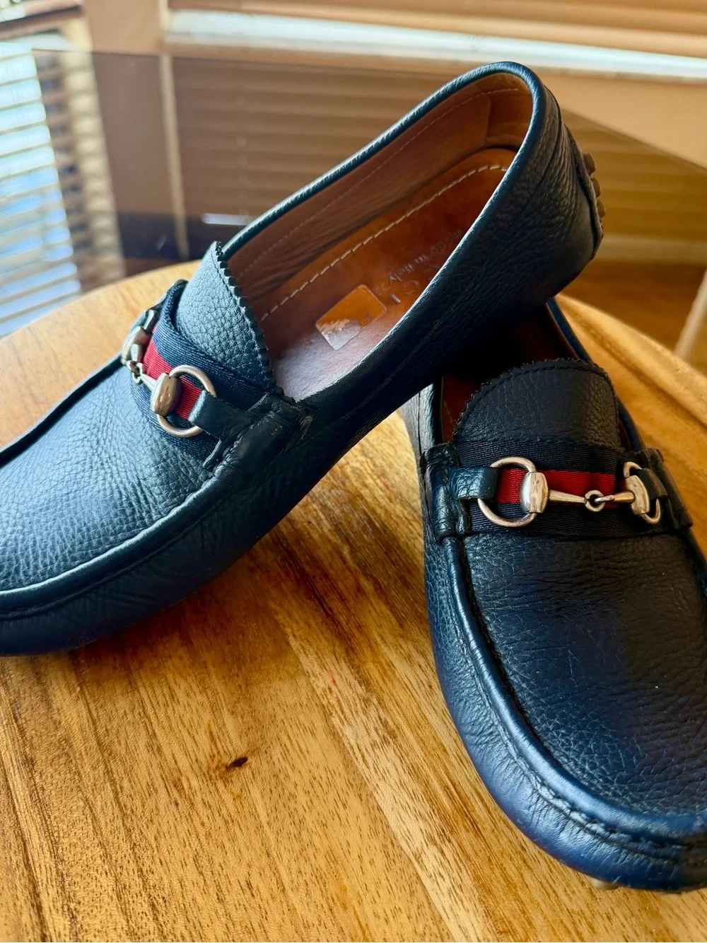 Gucci Men's Navy Leather Horse Bit Loafers Driving Shoes with Red Accent Sz 8